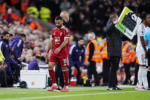 لأول مرة منذ 2017.. صلاح يبدأ مباراتين متتاليتين على مقاعد البدلاء في دوري الأبطال